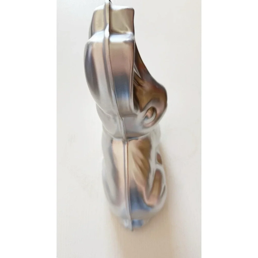 Wilton Vintage 1974 Easter Bunny Rabbit Aluminum Cake Pan - Picture 6 of 8